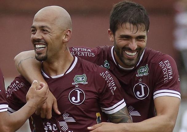 Ex-zagueiro da Ponte Preta comemora renovação com Juventus e quer acesso