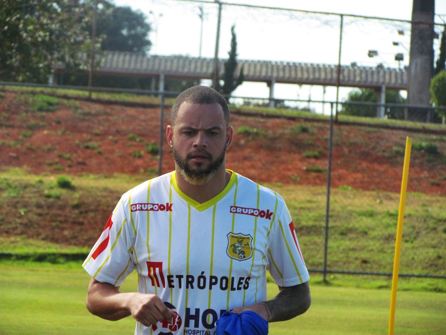 Candangão: Enquanto clubes contratam, FFDF aguarda decreto para definir retorno