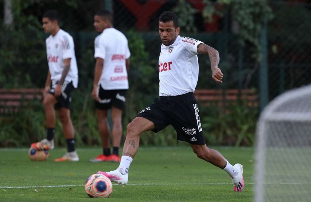 Descansado, São Paulo aposta no ‘melhor ataque’ para confirmar favoritismo