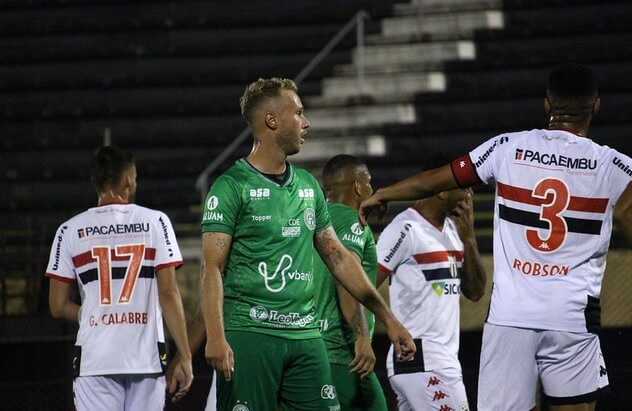 Com sintomas de gripe, três jogadores desfalcam o Guarani de última hora