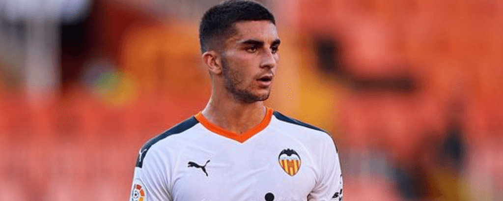 Manchester City paga 25 milhões de euros por jovem promessa do Valencia