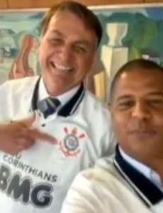 Corinthians evita criticar, mas tira o corpo fora sobre Marcelinho e Bolsonaro