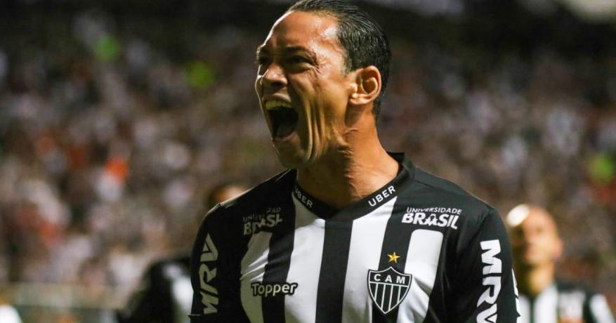 Com cinco salários atrasados, Ricardo Oliveira pode trocar Atlético por clube paulista