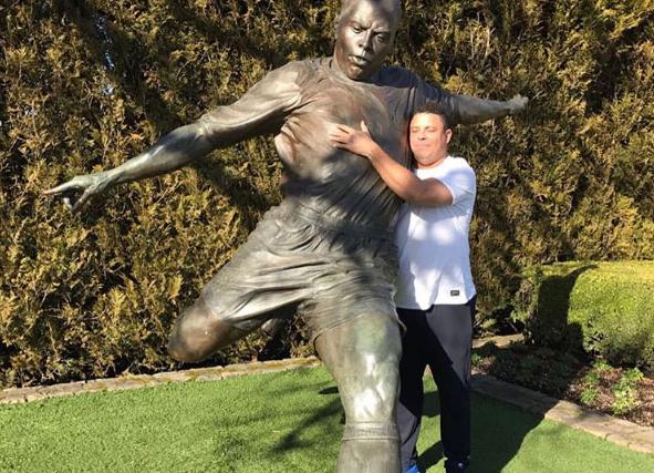 Ex-jogador revela que Ronaldo era “festeiro”, bebia, mas “treinava como animal”