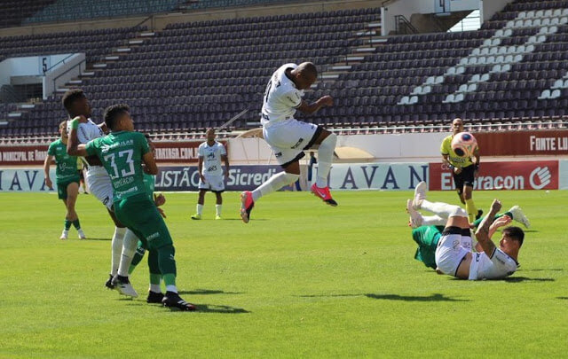 Zagueiro da Inter de Limeira parabeniza elenco após eliminação no Troféu do Interior