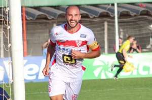 Criciúma acerta com ex-atacante de Guarani e Coritiba para a Série C