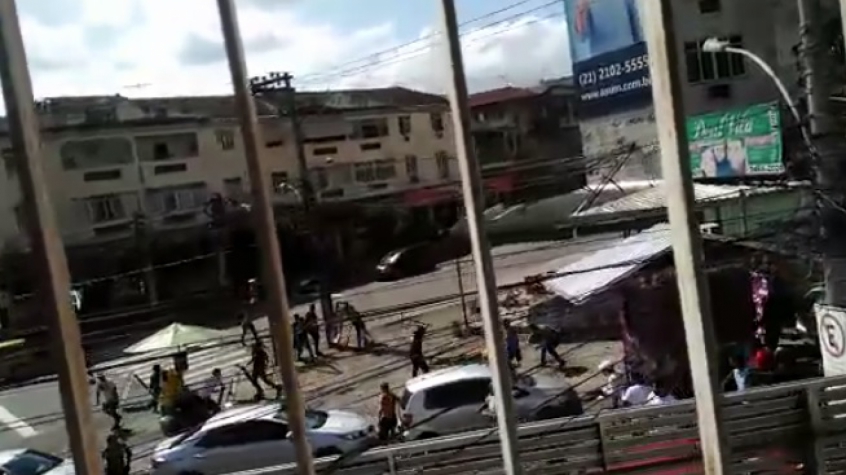 Antes de amistoso, torcedores de Botafogo e Flu entram em confronto no Rio de Janeiro