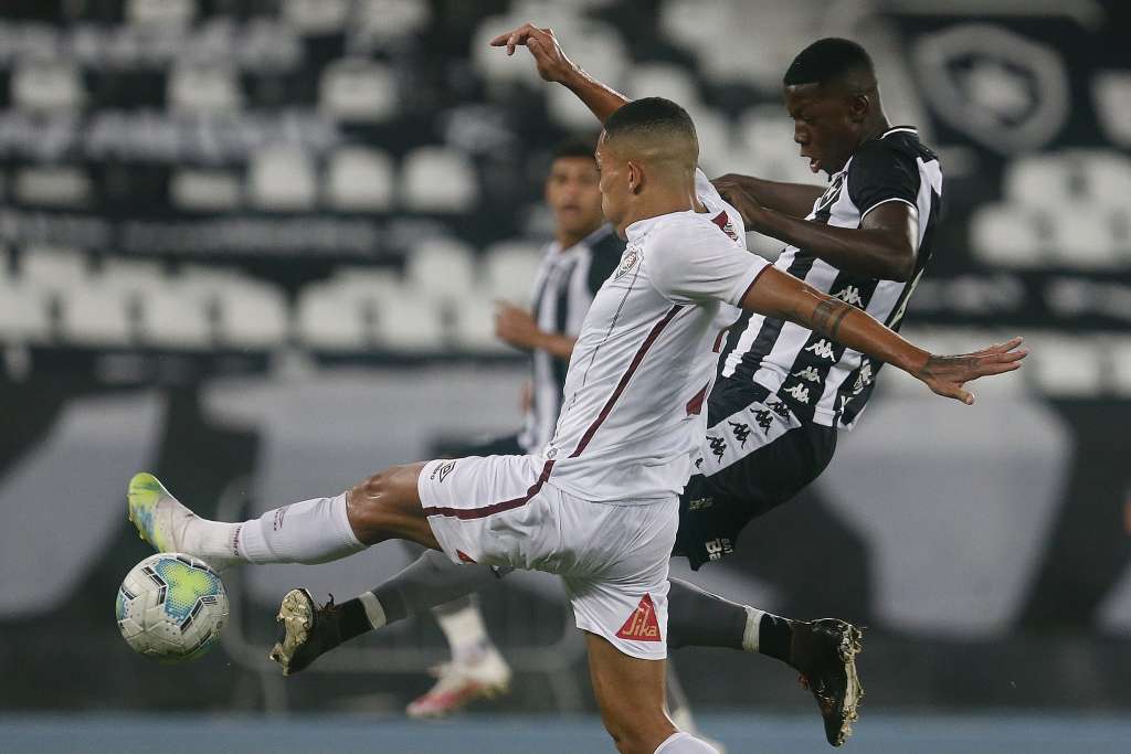 Amistoso entre Botafogo e Fluminense termina empatado no Engenhão