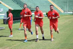 Time da Série B faz proposta e deve fechar com goleiro do Guarani