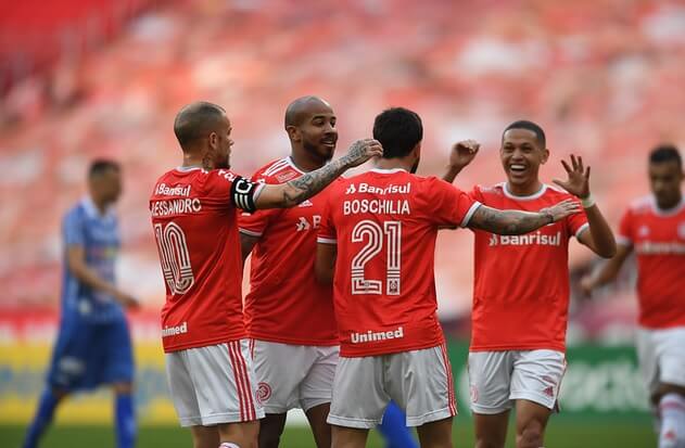 Jogadores do Internacional comemoram um dos gols (Foto: Ricardo Duarte)