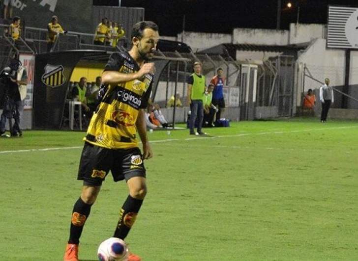 Ex-Santos, São Paulo e Guarani, Thiago Ribeiro acerta com time da Série B