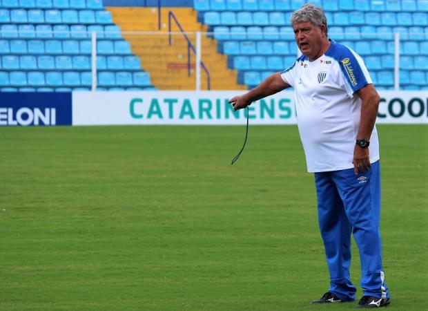 Geninho projeta terceiro acesso pelo Avaí na Série B do Brasileirão