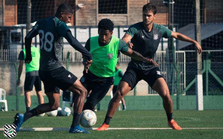 Fora de briga no Estadual, Figueirense mantém foco na estreia na Série B