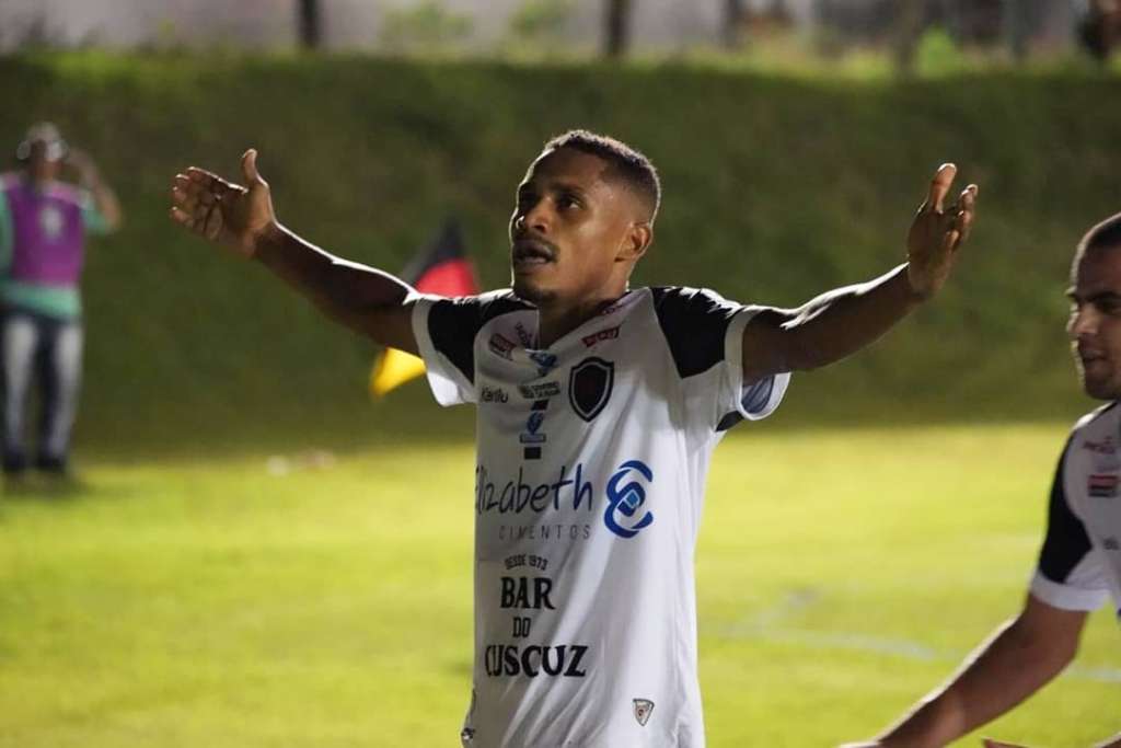 Neilson deixou o Botafogo-PB para defender a Penapolense