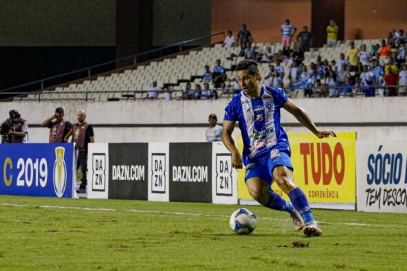 Série C: Lateral ex-Ponte lamenta saída de companheiro e foca na estreia do Paysandu