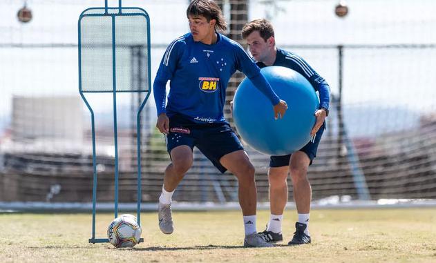 Marcelo Moreno evolui, mas ainda é dúvida para a estreia do Cruzeiro na Série B