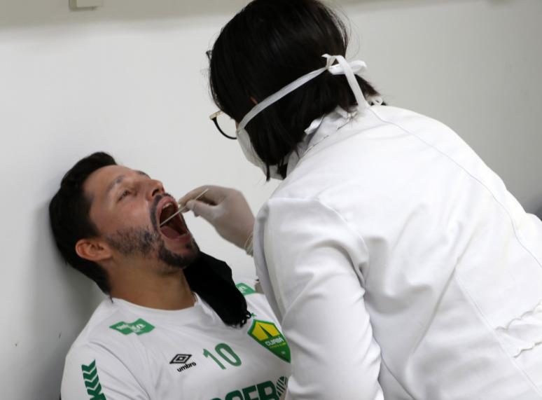 Clube da Série B realiza mais um teste de Covid-19 antes da estreia