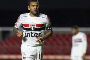 Daniel Alves destaca falta de alinhamento dentro do São Paulo. VEJA O VÍDEO!