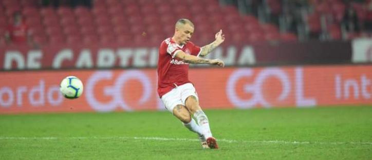 Inter consegue efeito suspensivo e gringo esquentadinho jogará o Gre-Nal