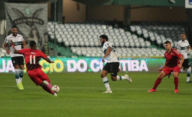 Athletico ganhou do Coritiba de virada (Foto: Site Oficial Coritiba)