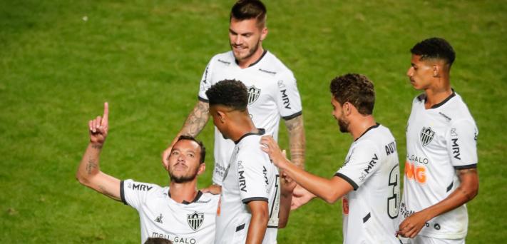Réver festeja seu 27º gol pelo Galo