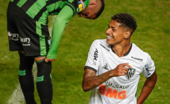 Marrony marcou um golaço