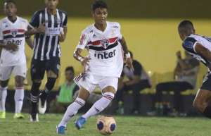 Barcelona contrata joia da base do São Paulo por R$ 27,5 milhões