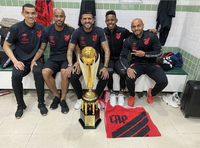 Athletico critica queda de luz do Couto Pereira; Walter alfineta “Vou comer coxinha”