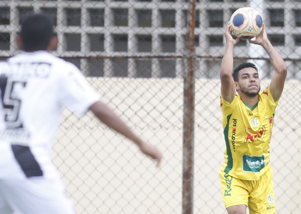 Paulistão: Juninho, lateral do Mirassol, comemora campanha e recebe sondagens
