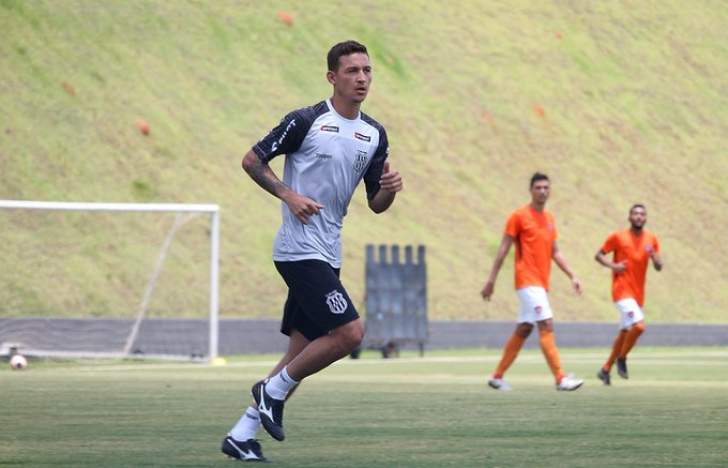 Atacante recebe oferta de clube árabe, mas deve seguir na Ponte Preta