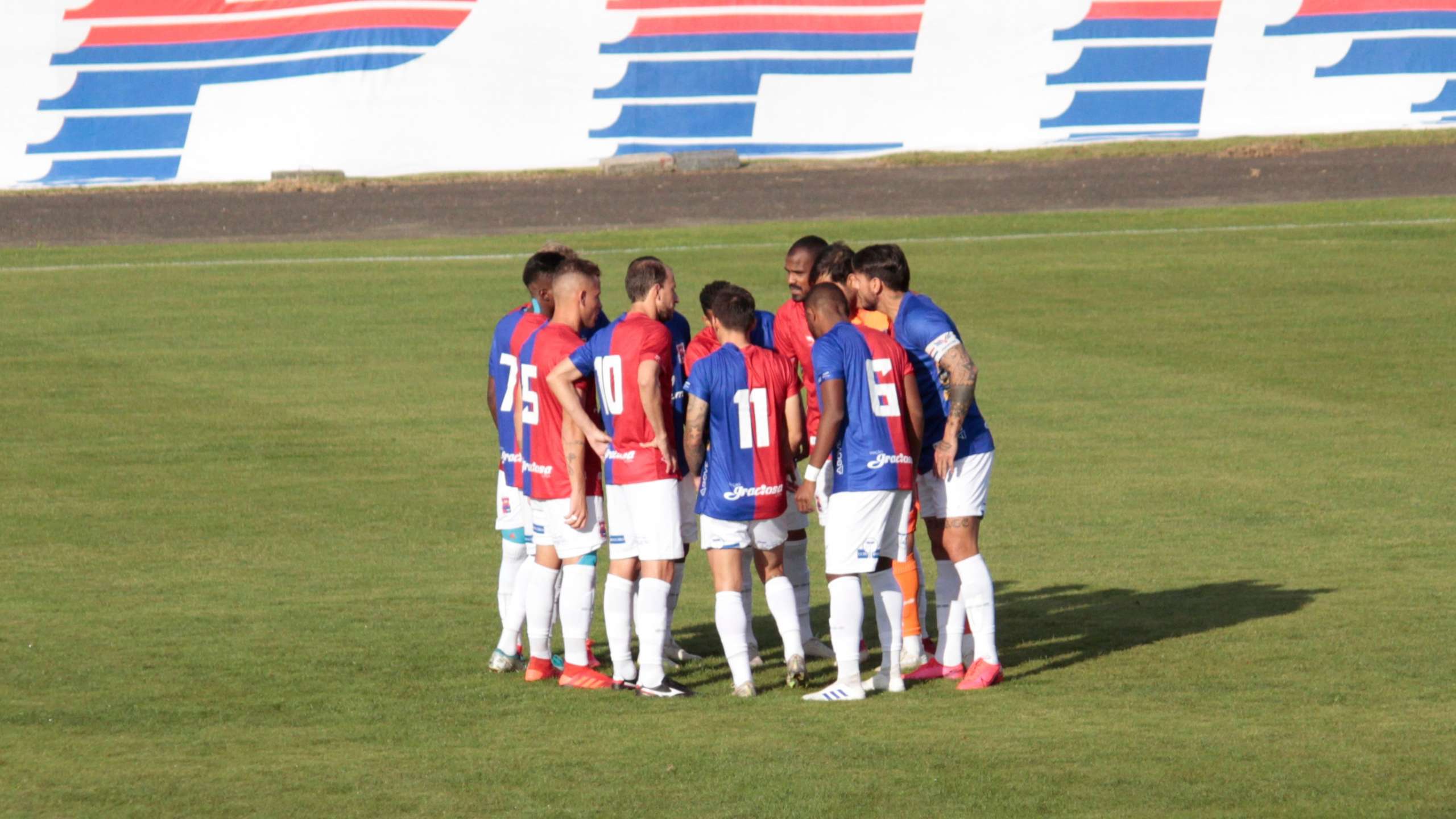 Confiança x Paraná – Tricolor encara novato com seu ex-técnico na estreia da Série B