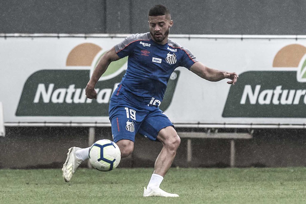 Depois de ex-Guarani, Sport contrata atacante vindo de rival do Brasileirão