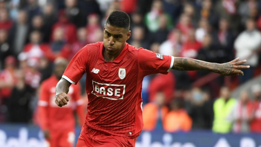 Sem custos, Vasco acerta a contratação de meia do Standard Liège