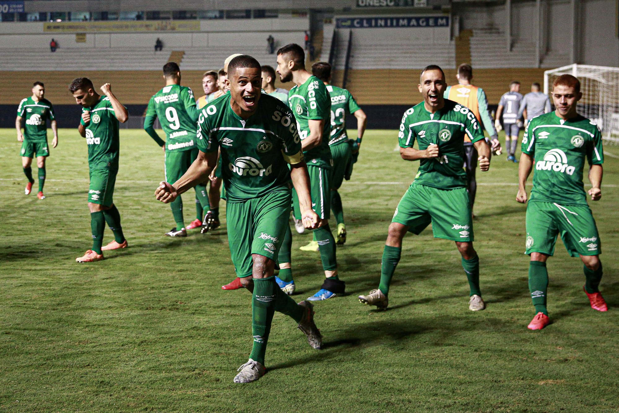 Oeste x Chapecoense – Times opostos estreiam na Série B no domingo