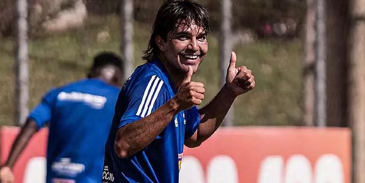 Desfalque? Gringo se recupera e pode completar marca de respeito no Cruzeiro