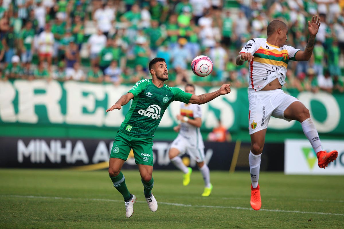 Catarinense: Federação marca finais entre Chape e Brusque para setembro