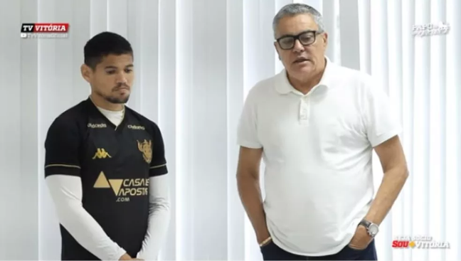Série B: Vitória renova com atacante ex-CRB que chegou a ser afastado