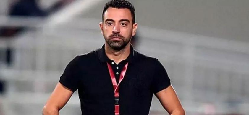 Xavi, que já teve Covid-19, é multado por desrespeitar protocolo de saúde