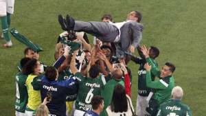 Luxemburgo alfineta Jesus: 