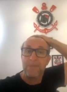 Apresentador de TV perde a cabeça, chama Luan de 