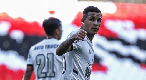 Guilherme Arana mantém cautela após vitória do Atlético-MG sobre o Flamengo