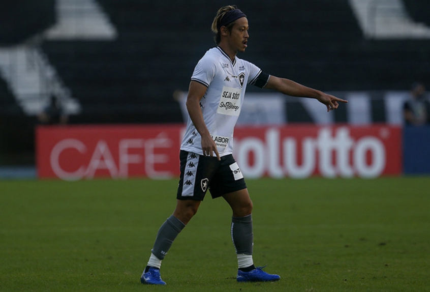 Destaque do Botafogo fará doação de diária de R$ 500 a brasileiros