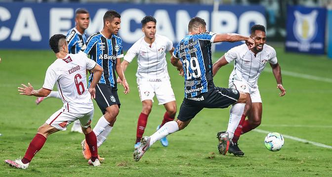 Odair Hellmann vê jogo equilibrado entre Fluminense e Grêmio