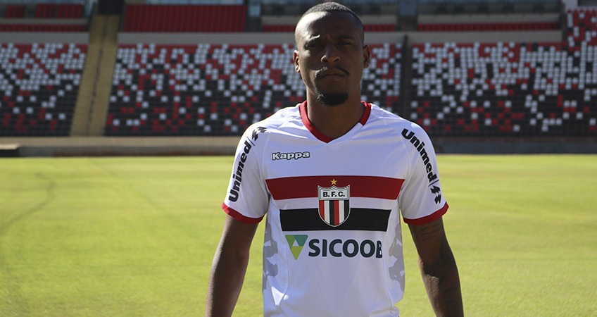 Série B: Lateral da Ponte Preta é oficializado no Botafogo-SP: ‘Vou dar o máximo’