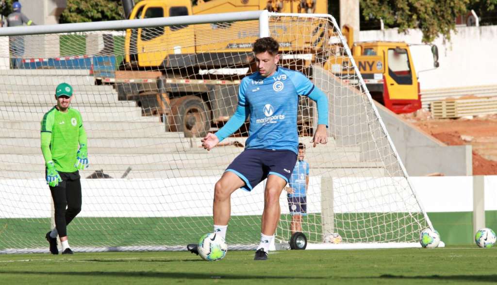 Atletas contaminados do Goiás fazem isolamento e pedem ‘sensibilidade’ do público