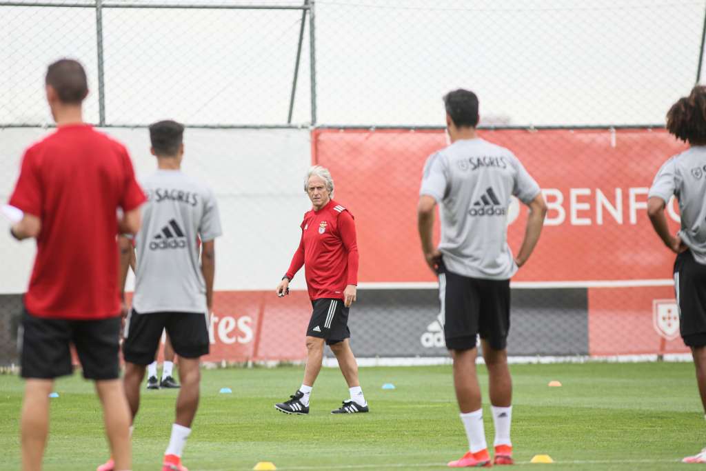Após Jesus, Benfica pensa continuar se reforçando no Flamengo