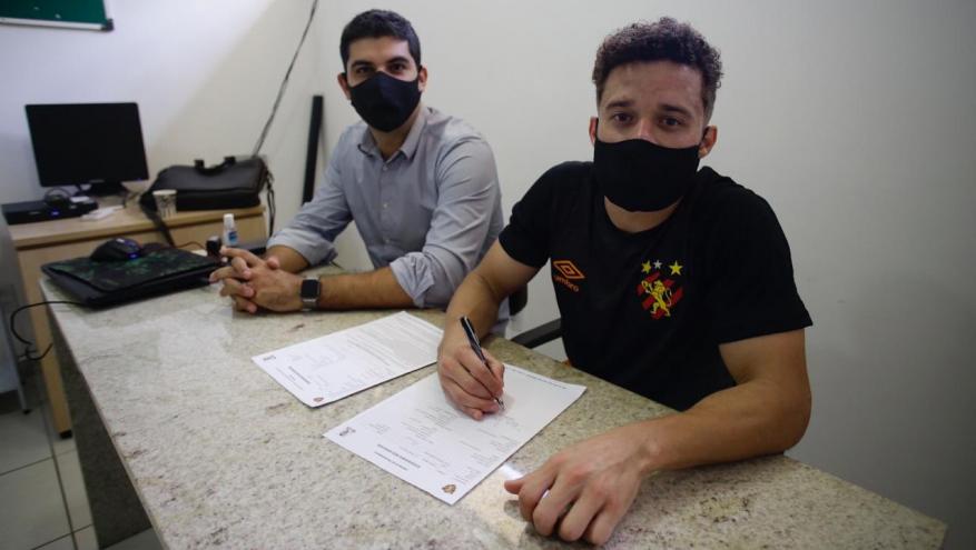 Sport oficializa a contratação de atacante de rival do Brasileirão