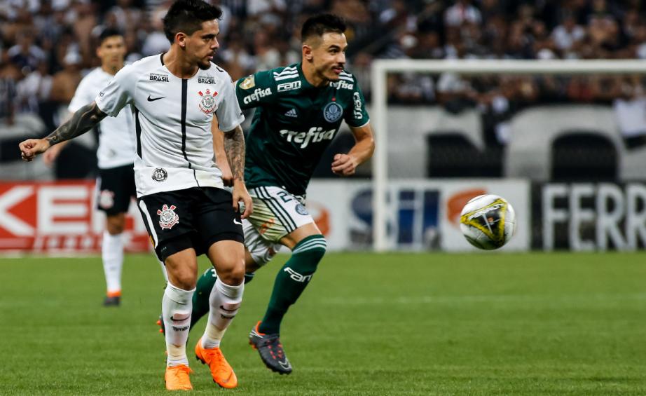“Homem melancia” deve ficar na vaga de Fagner e “pipoqueiro” é dúvida no Corinthians