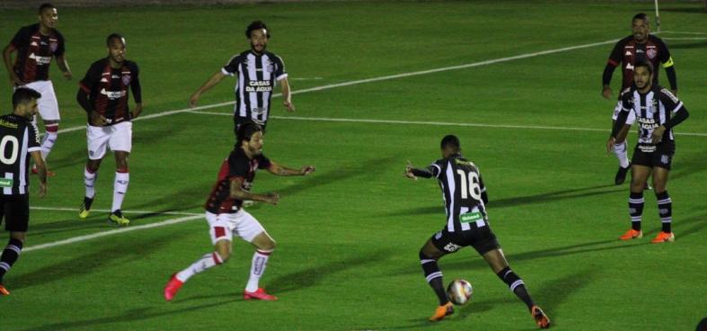 Figueirense não conseguiu superar o Vitória em casa