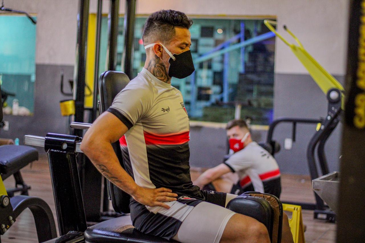 Série C: Ferroviário se reapresenta e lateral enaltece vitória na estreia